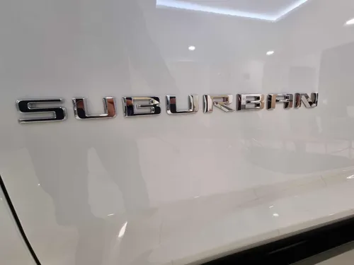 Chevrolet Suburban 5.3 High Country 4X4 At