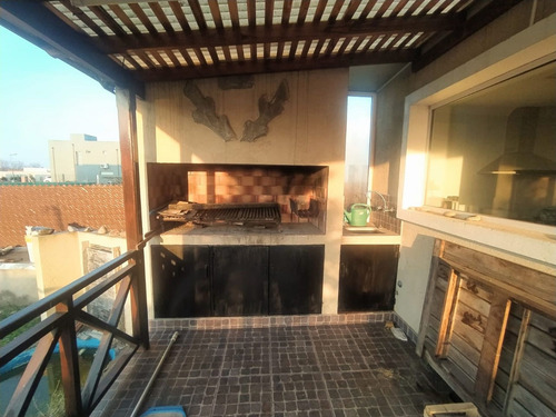 Imagen 27 de 30 de Venta Casa Moderna, Barrio Laguna Azul