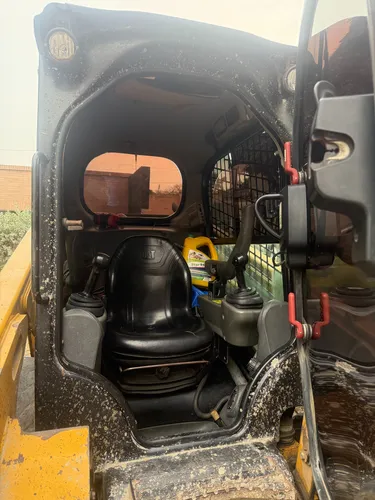 Mini Cargador Caterpillar 236d