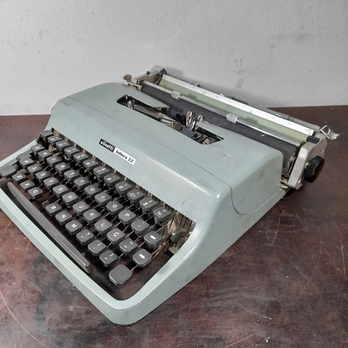 Imagem 3 de 8 de Máquina De Escrever Lettera 32 P/conserto Peças Ou Decoração