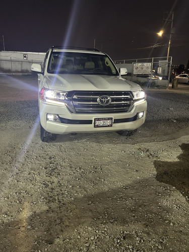 Toyota Land Cruiser 5.7 4x4 At