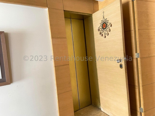 Imagen 26 de 27 de Amplio Apartamento En Alquiler, Urb. Las Mercedes