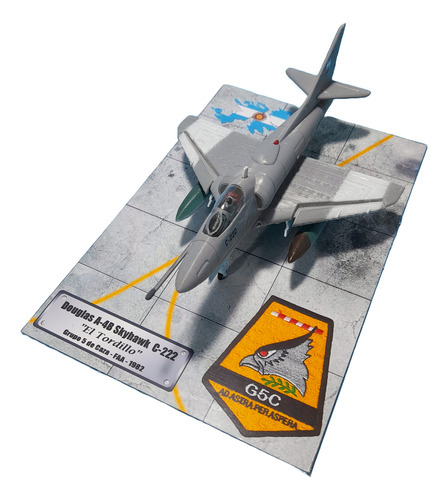 Maqueta Avión A Escala A-4b C222 Tordillo Argentino Malvinas