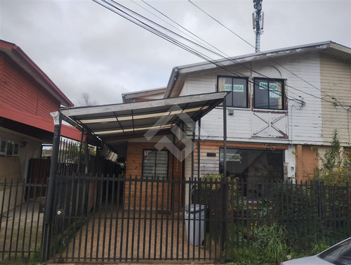 Vendemos Casa De 5d, 2b Con Excelente Ubicación En Valdivia