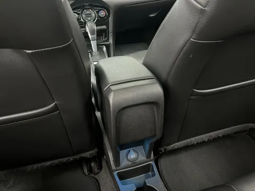 Ford Fiesta TITANIUM 1.6 AUT