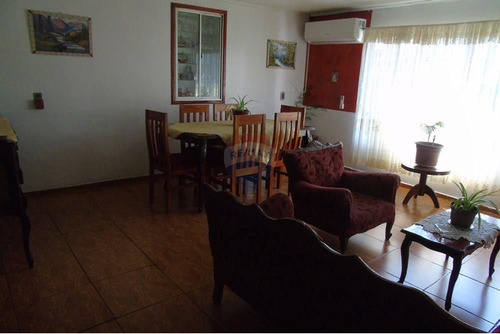 Hogar Ideal En Peñaflor: 3d/1b Y Amplio Terreno