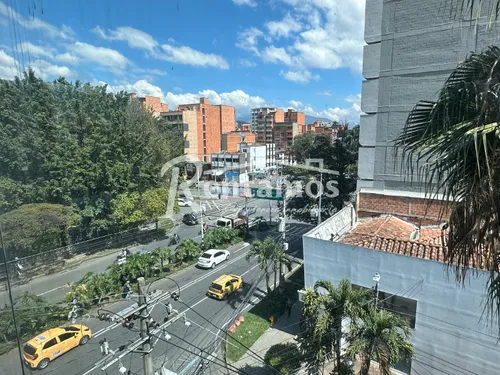 Oficina En Arriendo En Laureles. Cod A775816