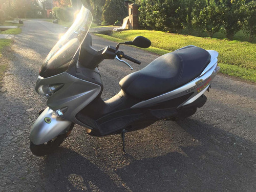 Suzuki Burgman 200