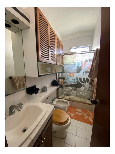 Se Vende Casa 630m2. 4h + S/5b + S/4p. Santa Paula.