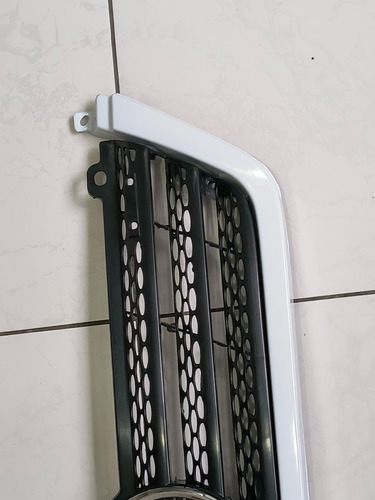 Grade Radiador Sprinter 03/12 Preta Friso Branco Com Emblema
