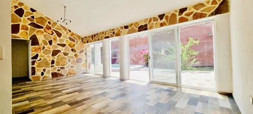 Casa En Venta De Un Nivel Con Alberca Y Jardín Privado En Colinas De Santa Fe En Xochitepec Morelos