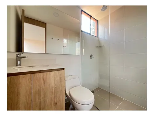 Rhbr-14403 Apto Piso 2 Envigado, Los Cristales