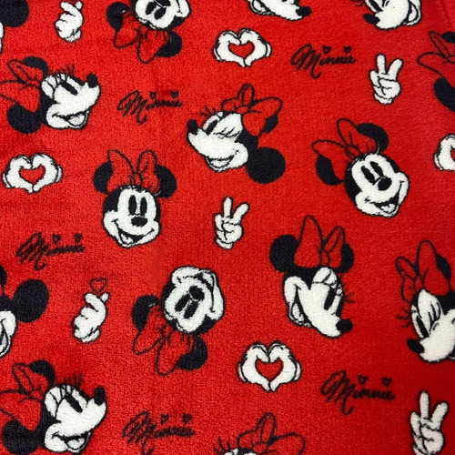 Manta Frazada Con Mangas Minnie Color Rojo