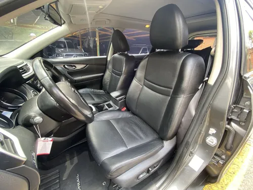 Nissan X-Trail 7 puestos 2.5 Advance 4x2