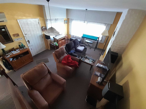 Imagen 4 de 19 de 1139/2 Venta Casa 3 Plantas 4 Dorm 3baños Punta Gorda - Prospero