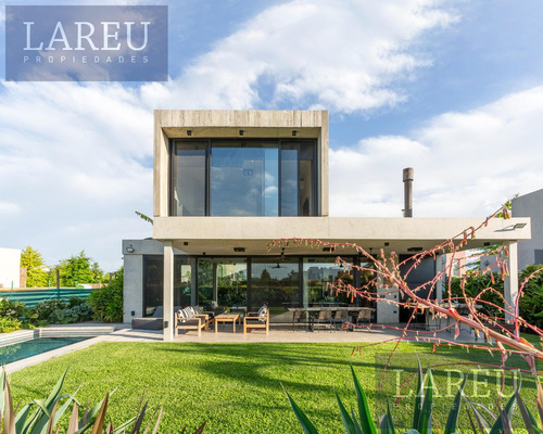 Casa En Venta En Ayres Plaza