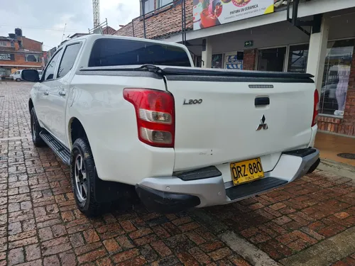 Mitsubishi L200 2.5cc MT AA 4X4