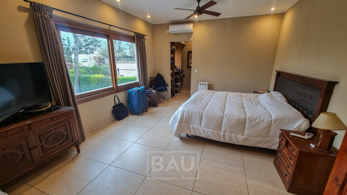 Casa En Venta Ubicado En El Casco De Alvarez, Francisco Álvarez, Moreno