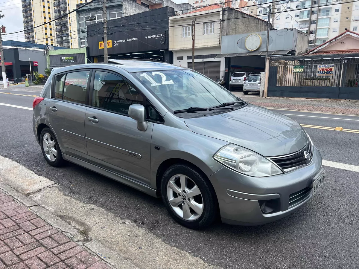 Nissan Tiida 1.8 Sl Flex Aut. 5p