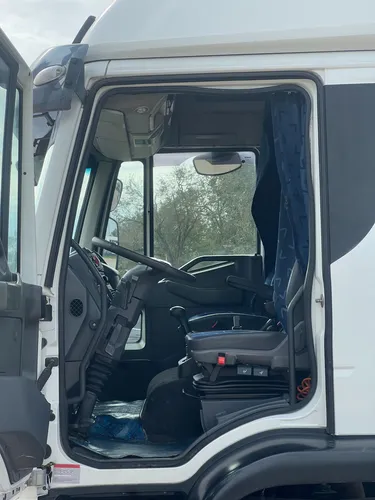 Iveco Cursor 330 6x2 (precio Anticipo + Financiación)