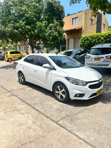 Onix Sedan