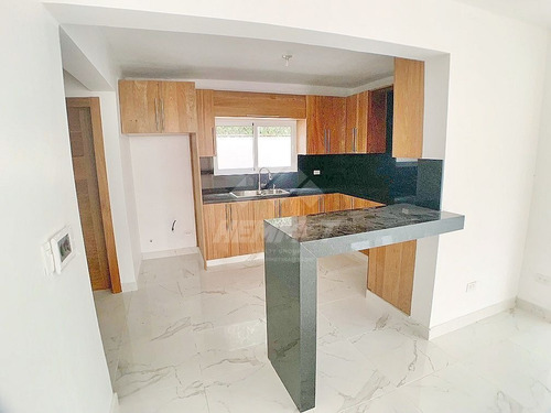 Imagen 5 de 12 de Casa De Venta En La Moraleja Santiago
