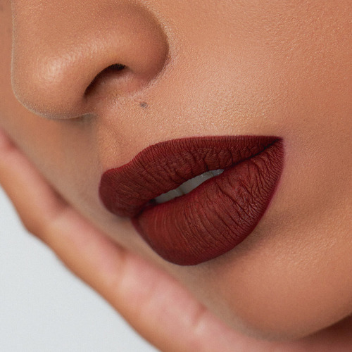 Labial Matte Thorns On Larga Duración Arantza