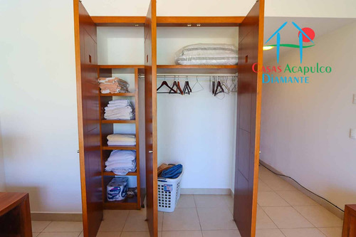 Cad Mayan Lakes View 204. Terraza Con Vista A La Alberca. En Condominio Con Club De Playa