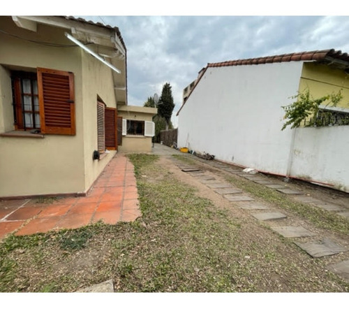 Imagen 2 de 10 de Venta - Casa En Calle Lavalle Monte Grande