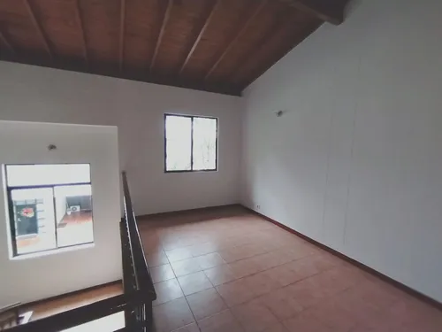 Casa En Venta En El Poblado. Cod V12261