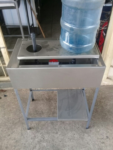 Imagen 8 de 9 de Mueble De Lavado De Botellones De Agua