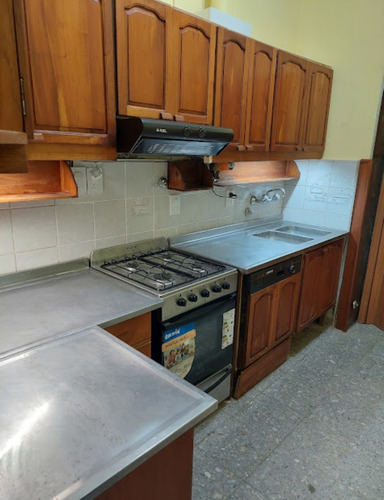 Imagen 4 de 16 de Casa Retasada 3 Dormit / Ciudad San Lorenzo