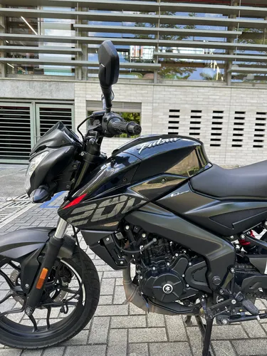Pulsar Ns 200