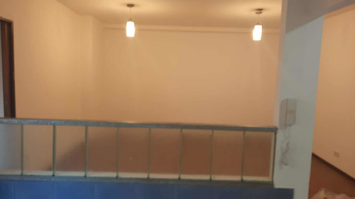 Imagen 5 de 14 de Ph 2 Ambientes Con Patio.. 1er Piso Por Escalera , Sin Expensas