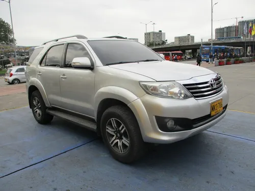 Toyota Fortuner Sr5 4x2 2700cc At Aa
