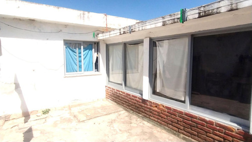 En Venta Casa 2 Dormitorios Depto 1 Dormitorio - La Falda