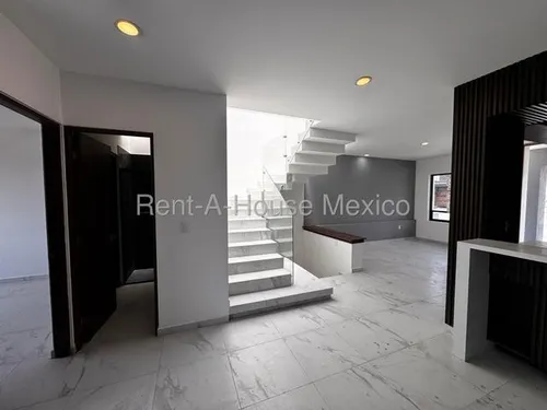 Casa De 4 Recámaras Con 1 En Planta Baja - El Nuevo Refugio, Renta