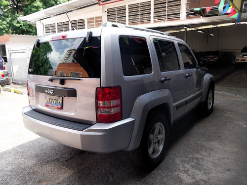 Imagen 7 de 14 de Jeep Cherokee Sport 2014