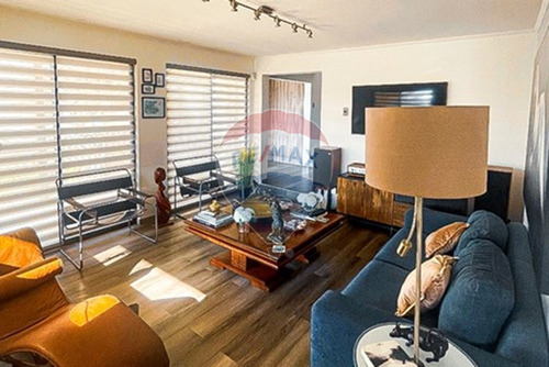 Moderna Casa Con Piscina En Sector Exclusivo