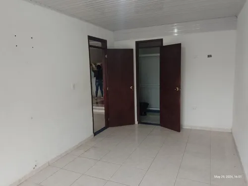 Oportunidad De Inversión Casa Construida Con Media Plancha Para Segundo Piso
