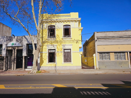 Caserón En Avenida Para Reciclar Como Vivienda Y/o Local Ó Cowork