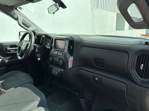 Chevrolet Silverado 4.3 V6 1500 WT Cabina Regular 4x2 At