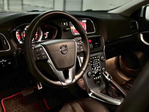 Volvo V40 2.0 R - Design T5 At