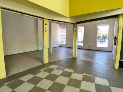 Imagen 13 de 28 de Montevideo - Locales Comerciales En Paseo De Compras Reus