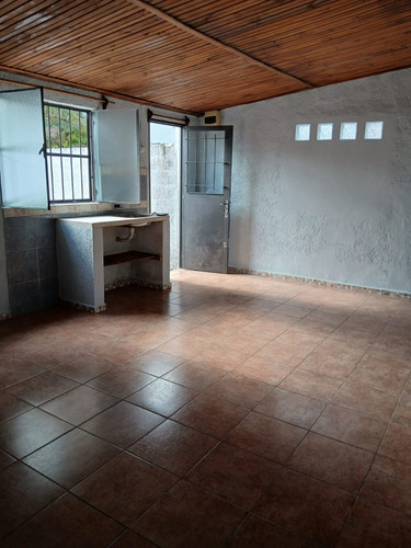 Monoambiente Bien Ubicado En Villa Del Cerro