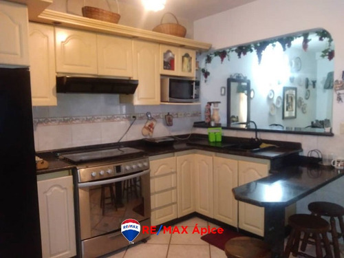 Imagen 6 de 7 de Se Vende Town House, Av. Romulo Gallego