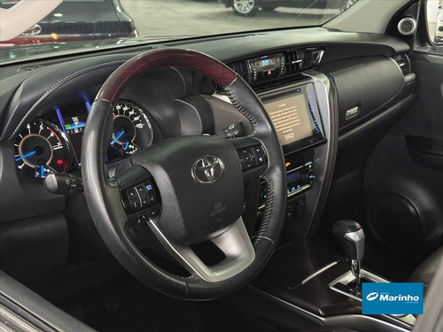 Toyota Hilux SW4 2.7 SRV 7 LUGARES 4X2 16V FLEX 4P AUTOMÁTICO
