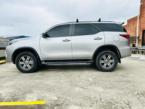 Toyota Fortuner Sr 2.4l Turbo Diesel Automatica 2022