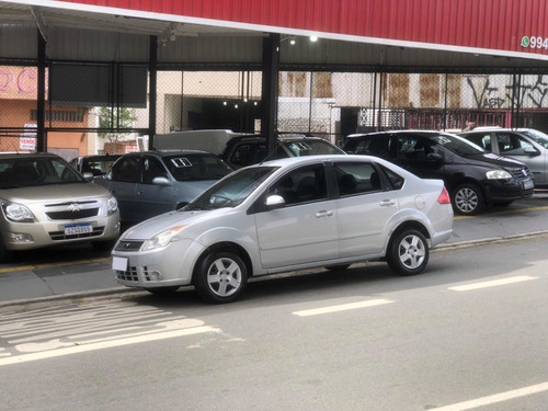 Imagem 2 de 12 de Ford Fiesta Sedan 2008 1.6 First Flex 4p