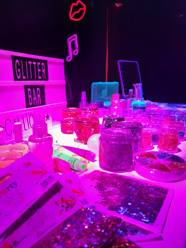 Stand Glitter Bar Fiestas Makeup Stand Neon
